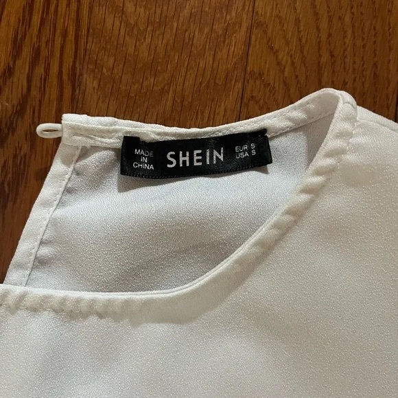 White Scalloped Sleeve Top - Picture 2 of 3